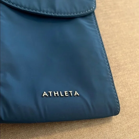 Athleta Nylon Crossbody phone Bag - Picture 3 of 13